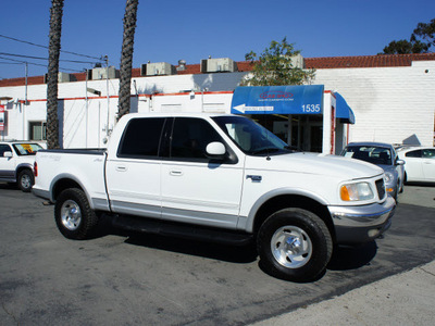 ford f 150 2001 off white lariat gasoline 8 cylinders 4 wheel drive automatic 92882