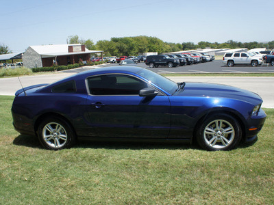 ford mustang 2012 blue coupe gasoline 6 cylinders rear wheel drive automatic 76087