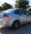 ford focus 2010 silver sedan se gasoline 4 cylinders front wheel drive automatic with overdrive 76011