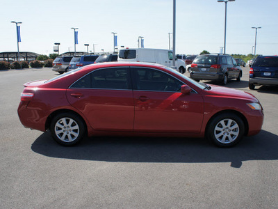 toyota camry 2009 red sedan xle gasoline 6 cylinders front wheel drive shiftable automatic 76087