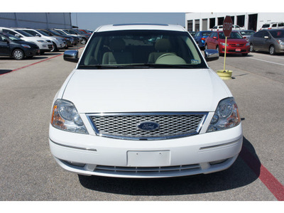 ford five hundred 2005 white sedan limited gasoline 6 cylinders front wheel drive automatic 76543