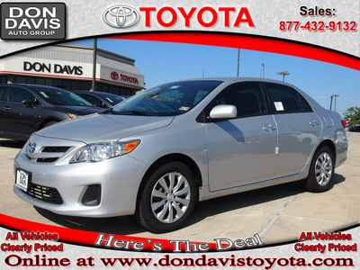toyota corolla 2012 silver sedan le gasoline 4 cylinders front wheel drive automatic 76011