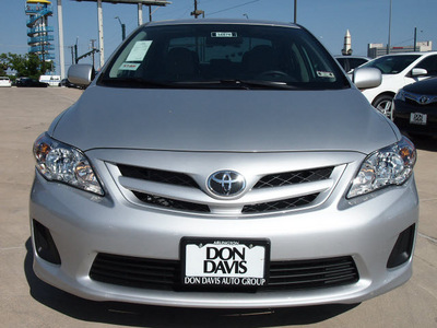 toyota corolla 2012 silver sedan le gasoline 4 cylinders front wheel drive automatic 76011