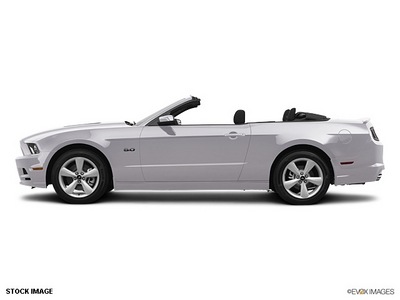 ford mustang 2013 2dr conv v6 premium gasoline 6 cylinders rear wheel drive 6 speed automatic 75070