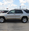 toyota 4runner 2004 gold suv sr5 gasoline 6 cylinders rear wheel drive automatic with overdrive 77469