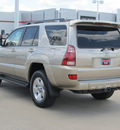toyota 4runner 2004 gold suv sr5 gasoline 6 cylinders rear wheel drive automatic with overdrive 77469