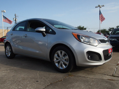 kia rio5 2013 silver wagon ex gasoline 4 cylinders front wheel drive 6 speed automatic 77034