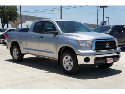 toyota tundra 2012 silver grade gasoline 8 cylinders 2 wheel drive automatic 78232