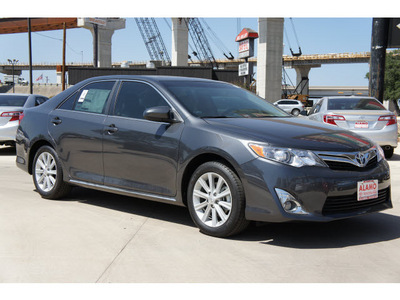 toyota camry 2012 gray sedan xle gasoline 4 cylinders front wheel drive automatic 78232