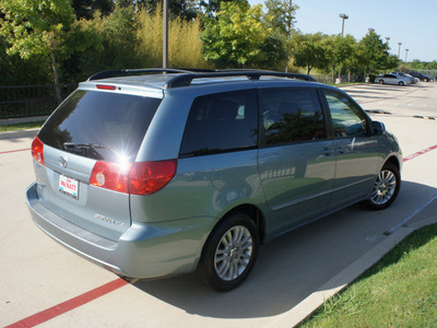 toyota sienna 2007 blue van xle gasoline 6 cylinders front wheel drive 5 speed automatic 76210