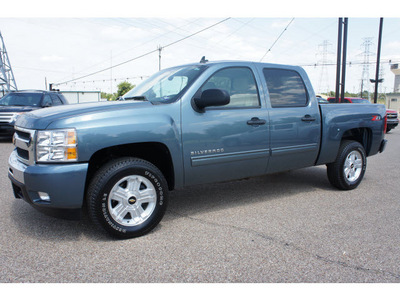 chevrolet silverado 1500 2011 blue lt 8 cylinders automatic 76710