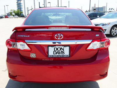 toyota corolla 2012 red sedan le 4 cylinders automatic 76011