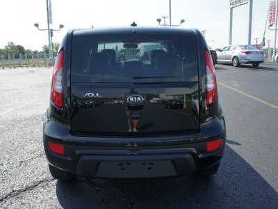 kia soul 2013 shadow hatchback gasoline 4 cylinders front wheel drive automatic 19153