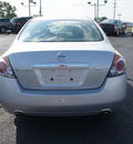nissan altima 2009 silver sedan gasoline 4 cylinders front wheel drive automatic 19153