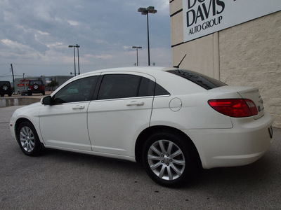 chrysler sebring 2010 white sedan limited gasoline 4 cylinders front wheel drive automatic 76011