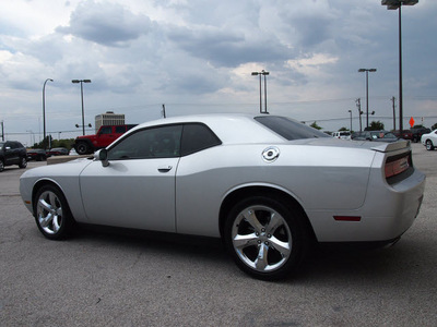 dodge challenger 2012 silver coupe r t gasoline 8 cylinders rear wheel drive 6 speed manual 76011
