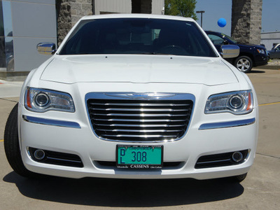 chrysler 300 2011 white sedan c gasoline 8 cylinders rear wheel drive automatic 62034