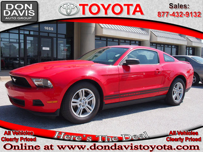ford mustang 2011 red coupe v6 gasoline 6 cylinders rear wheel drive automatic 76011