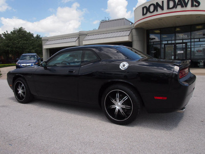 dodge challenger 2010 black coupe r t gasoline 8 cylinders rear wheel drive 6 speed manual 76011