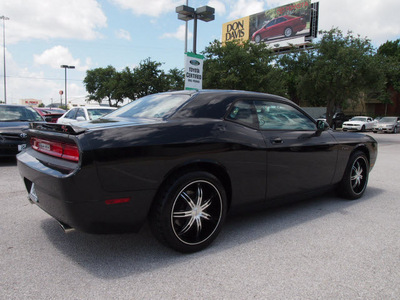 dodge challenger 2010 black coupe r t gasoline 8 cylinders rear wheel drive 6 speed manual 76011