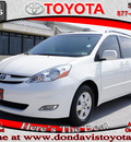 toyota sienna 2009 tan van xle gasoline 6 cylinders front wheel drive automatic 76011