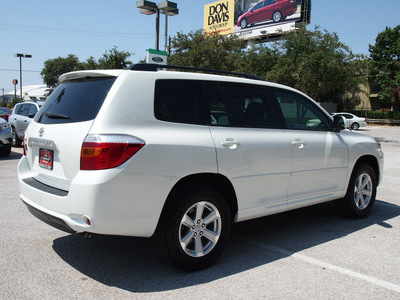 toyota highlander 2009 white suv gasoline 4 cylinders front wheel drive automatic 76011