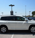 toyota highlander 2009 white suv gasoline 4 cylinders front wheel drive automatic 76011