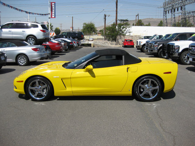 chevrolet corvette 2006 yellow gasoline 8 cylinders rear wheel drive automatic 79925