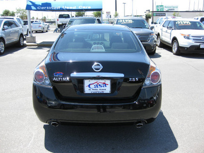 nissan altima 2009 black sedan gasoline 4 cylinders front wheel drive automatic 79925