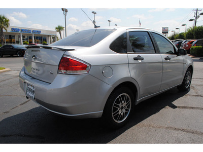 ford focus 2010 dk  gray sedan se gasoline 4 cylinders front wheel drive automatic with overdrive 77581