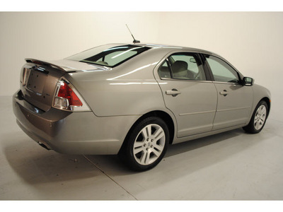 ford fusion 2009 lt  gray sedan sel gasoline 4 cylinders front wheel drive automatic 77025