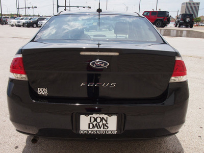 ford focus 2008 black sedan s gasoline 4 cylinders front wheel drive automatic with overdrive 76011