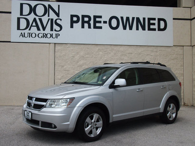 dodge journey 2010 silver suv sxt gasoline 6 cylinders front wheel drive automatic 76011