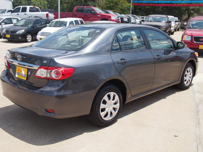 toyota corolla 2011 gray sedan le gasoline 4 cylinders front wheel drive automatic with overdrive 77340