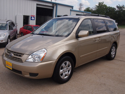 kia sedona 2008 gold van lx gasoline 6 cylinders front wheel drive automatic with overdrive 77340