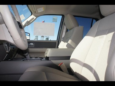 ford expedition 2012 white suv xlt flex fuel 8 cylinders 2 wheel drive 6 speed automatic 77338