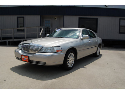 lincoln town car 2007 silver sedan signature limited flex fuel 8 cylinders rear wheel drive automatic with overdrive 77706