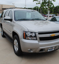 chevrolet tahoe 2008 silver suv lt 8 cylinders 4 speed automatic 75070