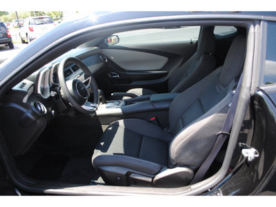 chevrolet camaro 2011 black coupe ls gasoline 6 cylinders rear wheel drive automatic with overdrive 77581