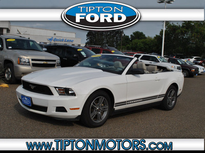 ford mustang 2010 white v6 premium gasoline 6 cylinders rear wheel drive automatic 78523