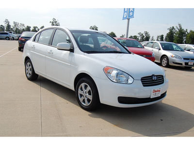 hyundai accent 2011 white sedan gls gasoline 4 cylinders front wheel drive automatic with overdrive 77656