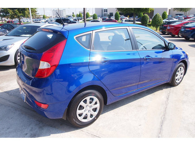 hyundai accent 2013 dk  blue hatchback gs gasoline 4 cylinders front wheel drive automatic 77074