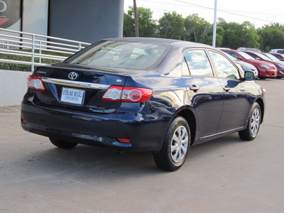 toyota corolla 2011 blue sedan le 4 cylinders automatic with overdrive 77074