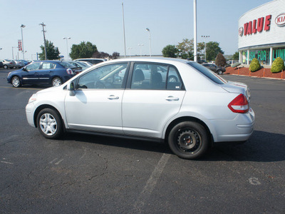 nissan versa 2010 silver sedan gasoline 4 cylinders front wheel drive automatic 19153