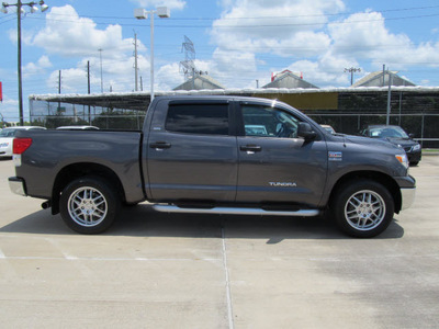 toyota tundra 2011 gray sr5 8 cylinders automatic with overdrive 77469