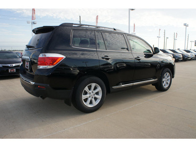 toyota highlander 2012 black suv se gasoline 6 cylinders front wheel drive automatic 77469