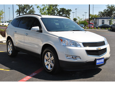 chevrolet traverse 2012 white lt gasoline 6 cylinders front wheel drive automatic 78216