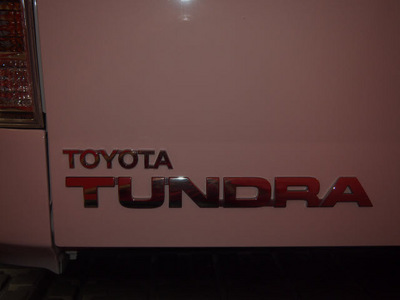 toyota tundra 2010 white grade gasoline 8 cylinders 2 wheel drive automatic 76116