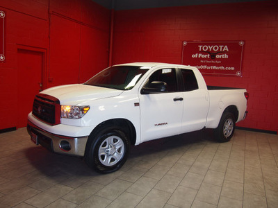 toyota tundra 2010 white grade gasoline 8 cylinders 2 wheel drive automatic 76116