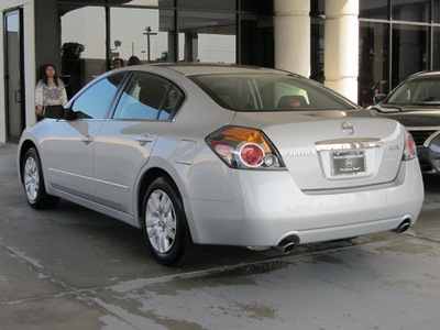 nissan altima 2011 silver sedan 2 5 s gasoline 4 cylinders front wheel drive shiftable automatic 77477
